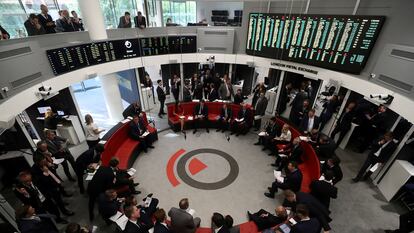 Operadores en la Bolsa de Metales de Londres (LME). Reuters.