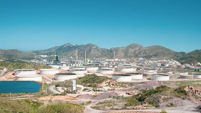 Vista de la refinería de Repsol en Cartagena (Murcia), donde Repsol ha empezado a producir hidrógeno renovable a partir de biometano.