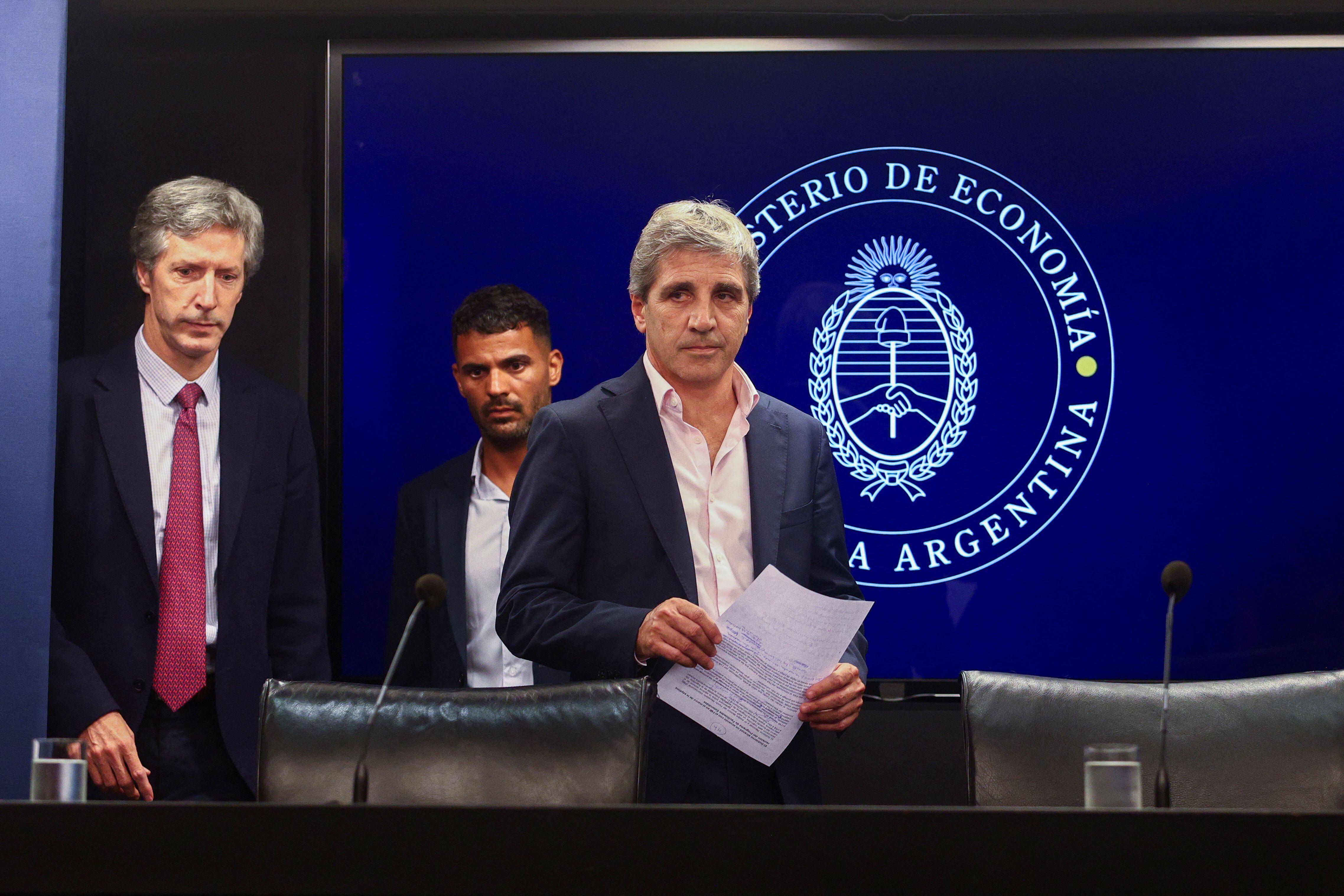 El ministro de Economía argentino, Luis Caputo, este miércoles en Buenos Aires.