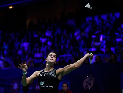 Carolina Marín, durante la final femenina del Abierto de Francia de Bádminton, en París este domingo.