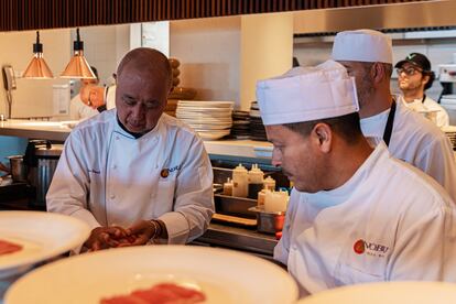 Nobu Matsuhisa, el pasado jueves en la cocina de Nobu Ibiza Bay, en una imagen proporcionada por el hotel.