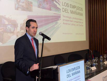 El vicepresidente del Banco Mundial para América Latina Latina, Jorge Familiar, durante la presentación del informe en Buenos Aires.