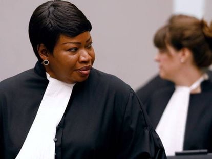 La fiscal de la CPI Fatou Bensouda, durante el juicio al congoleño Bosco Ntaganda, en agosto de 2018 en La Haya.