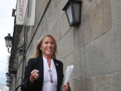 Marina Castaño, camino a la Fundación Camilo José Cela, situada en Padrón (A Coruña), en 2010.