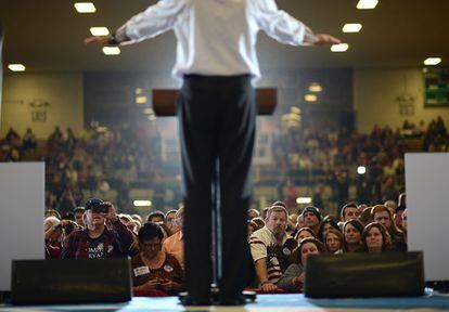 Romney se dirige a sus seguidores en Marion, Ohio, el 28 de octubre.