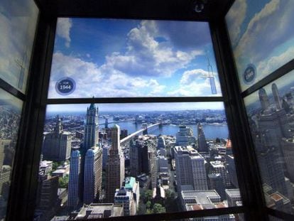 Simulación en el ascensor del Observatorio de la Torre Uno.