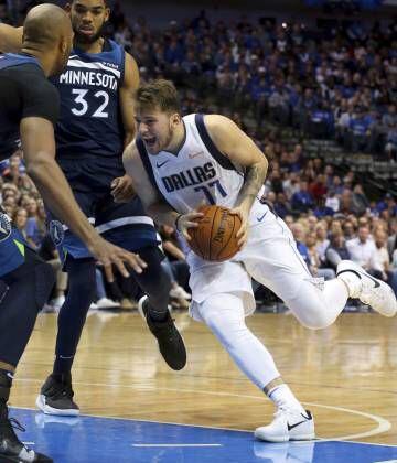 Doncic, ante Towns y Gibson.