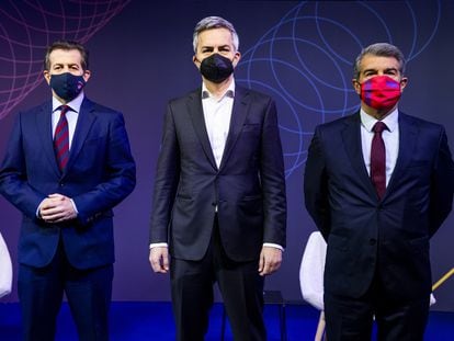 Toni Freixa, Víctor Font y Joan Laporta, en el acto de ayer.