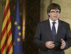 GRA456. Barcelona (Spain), 21/10/2017.- A handout photo made available by the Generalitat de Catalunya of Catalonian President Carles Puigdemont giving a statement in Barcelona, Spain, after the Extraordinary Cabinet Meeting, 21 October 2017. Spanish Prime Minister, Mariano Rajoy, explained the implementation of Article 155 of the Spanish Constitution and said the central Government will asume the competence to disolve the Catalan regional Parliament in order to call for elections in Catalonia. The Article 155 of Spain's constitution, allows the government to impose direct rule in a crisis on any of the country's semi-autonomous regions. (España, Elecciones) EFE/EPA/RUBEN MORENO GARCIA / GENERALITAT DE CATALUNYA / HANDOUT HANDOUT EDITORIAL USE ONLY/NO SALES