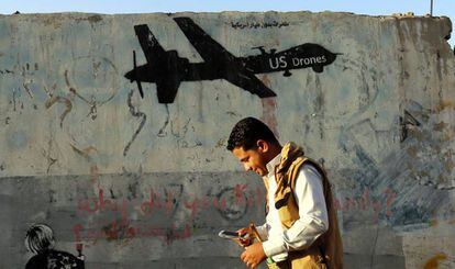 Imagen tomada en Yemen, avisando de la presencia de drones en la zona.