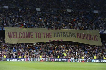 Una de las pancartas que se desplegó en el Camp Nou en el partido contra la Juventus.