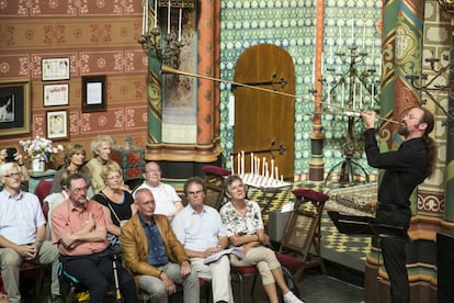 Nathaniel Wood toca la trompeta en el concierto de Les Haulz et les Bas en la St. Willibrordkerk de Utrecht.