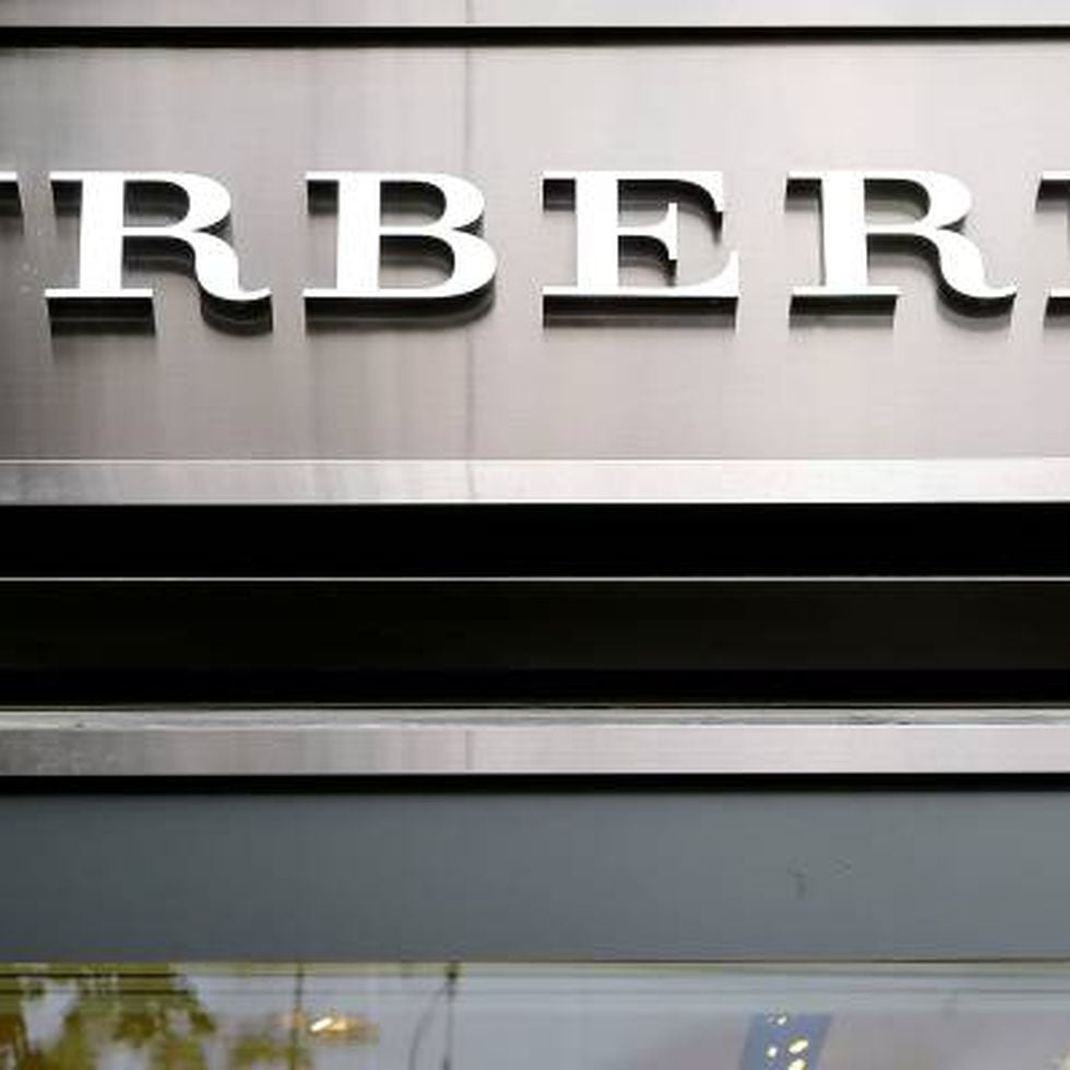 Burberry quema lo shop que no vende vestidos