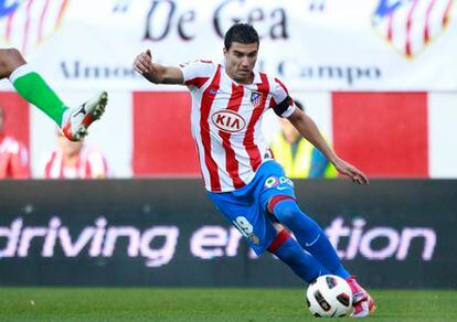 Reyes, durante un partido con el Atlético.