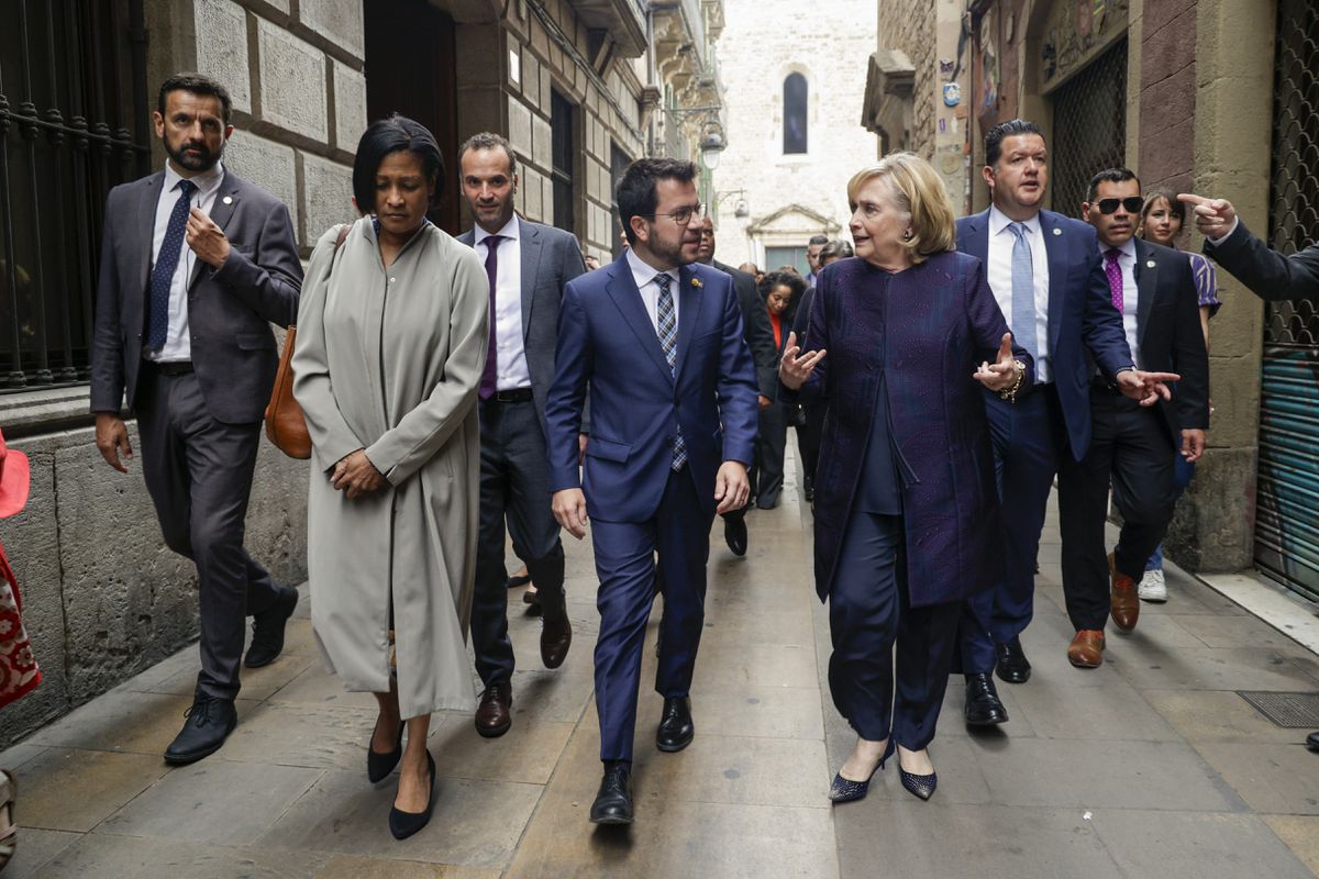 Hillary Clinton Urges Spain to Foster Stronger US-Latin American Ties