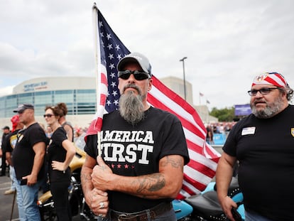 WILKES-BARRE, PENNSYLVANIA - SEPTEMBER 03: People gather to hear former president Donald Trump speak as he endorses local candidates at the Mohegan Sun Arena on September 03, 2022 in Wilkes-Barre, Pennsylvania. Trump still denies that he lost the election against President Joe Biden and has encouraged his supporters to doubt the election process. Trump has backed Senate candidate Mehmet Oz and gubernatorial hopeful Doug Mastriano. (Photo by Spencer Platt/Getty Images)