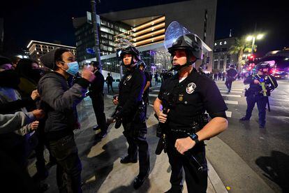 Las autoridades pidieron calma en previsión de las protestas que pudiera ocasionar la publicación del vídeo. En la imagen, manifestación por la muerte de Nichols, en Los Ángeles el viernes. 