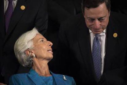 La directora del FMI, Christine Lagarde, y el presidente dle BCE Mario Draghi, en la reuni&oacute;n del G20 el pasado julio. 