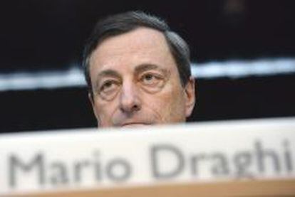 El presidente del Banco Central Europeo (BCE), Mario Draghi durante una rueda de prensa celebrada en Fr&aacute;ncfort, Alemania hoy 04 de abril de 2013.
