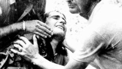 Maurice de Muer, detrás de Ocaña, en el momento de la caída del ciclista en el Tour de 1971.