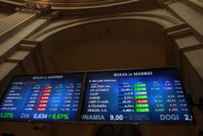 Vista de un panel de la Bolsa de Madrid. 