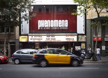 Fachada del cine Phenomena en Barcelona, el pasado 20 de julio. 