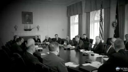 John F. Kennedy reunido con su Gabinete durante la crisis de los misiles con Cuba en 1962.