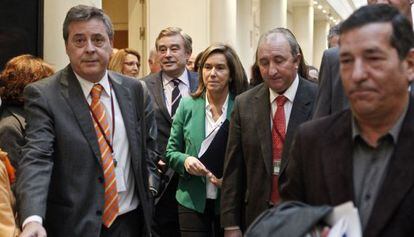 Ana Mato, en los pasillos del Senado durante la sesión de control al Gobierno.