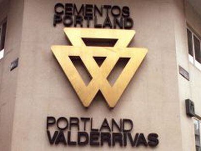 Logotipo de Cementos Portland.