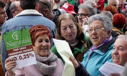 Concentración de pensionistas en Bilbao.