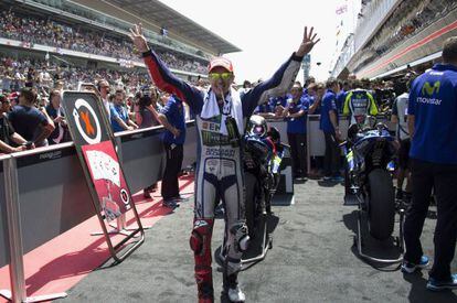 Lorenzo celebra la victoria en Montmel&oacute;.