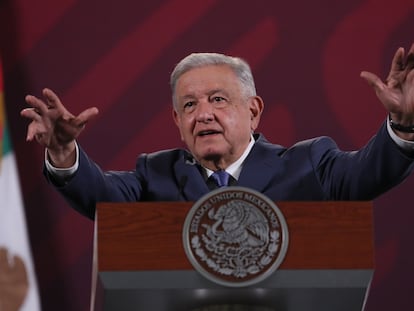 Andrés Manuel López Obrador, durante su conferencia matutina de este viernes, en Ciudad de México.