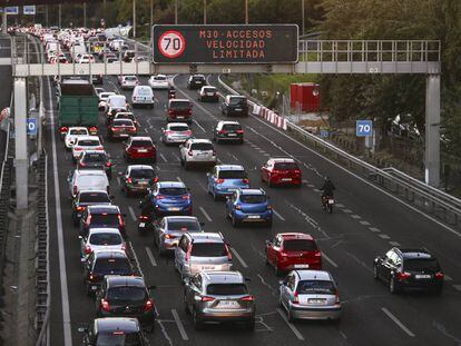 Restricciones de velocidad en la M-30 por alta contaminación, en una imagen de archivo.