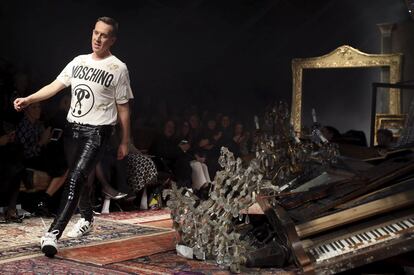 Jeremy Scott després de la desfilada del febrer a Milà.