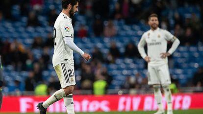 Isco y Sergio Ramos, durante el partido entre el Real Madrid y la Real Sociedad.