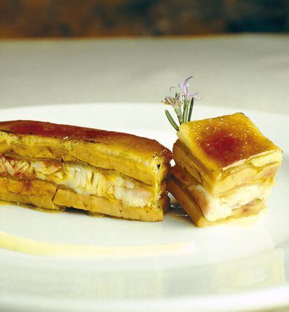 Forma parte del legado culinario del chef de Lasarte. Creado en 1995, es uno de los platos más copiados de la cocina moderna en España. En boca, produce un torrente de texturas crujientes, cremosas, ácidos, dulces...