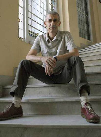 El escritor José Ovejero, ayer en Madrid.