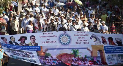 Marcha de las autodefensas de La Ruana el 24 de febrero pasado durante el primer aniversario del movimiento.