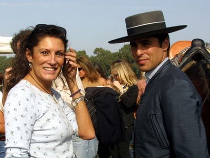Francisco Rivera con su madre Carmen Ordóñez en una imagen de noviembre de 2001.
