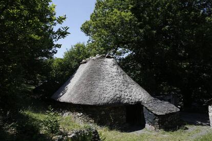 La palloza, una tradicional construcción de la zona, hoy escaparate para los turistas.