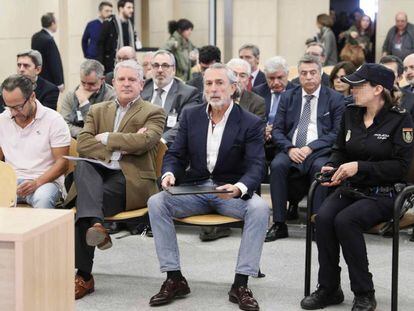 (De izquierda a derecha) Álvaro Pérez Alonso 'El Bigotes', Pablo Crespo y Francisco Correa, 'cabecilla' de la trama, en la Audiencia Nacional.