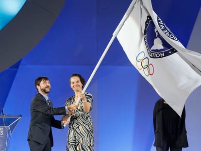 El entonces alcalde de Barranquilla, Jaime Pumarejo, y la ministra del Deporte, Astrid Rodríguez, en la ceremonia de clausura de los Juegos Panamericanos 2023 en Santiago (Chile).