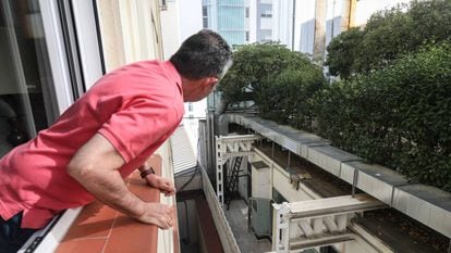 El patio de luces donde el Hotel Meliá Serrano ha colocado un conducto de ventilación que causa molestias a los vecinos.