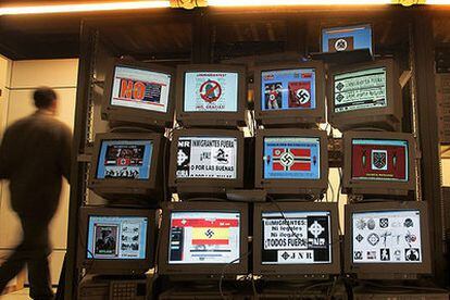 A falta de medios de comunicación propios, los grupos neonazis han encontrado en Internet el instrumento para exponer sus ideas con total impunidad.