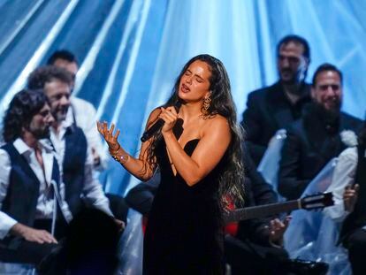 Rosalía durante su actuación en los Premios Latin Grammy del pasado mes de noviembre en Sevilla. 


Associated Press / LaPresse
Only italy and Spain