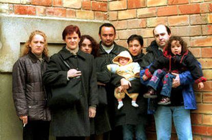 Leo, Paqui, Berta, Andrés, Sonia y Juan Carlos, de la familia Ramos, ayer en Cervera.