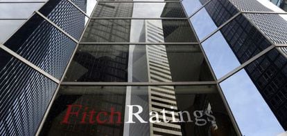 Vista exterior de las oficinas de Fitch Ratings en Nueva York (EE UU)