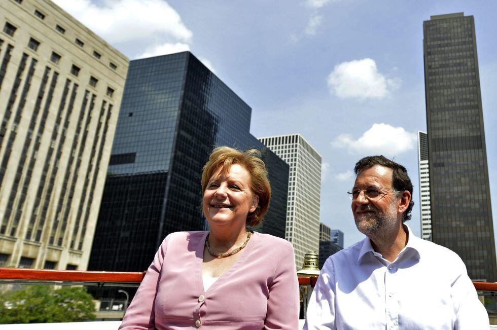 Mariano Rajoy y Angel Merkel, durante un paseo en barco por Chicago.