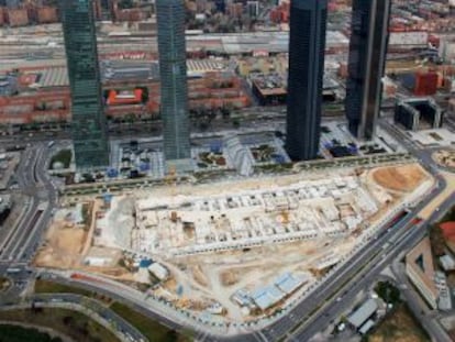 Vista aérea de Las Cuatro Torres de Madrid y solar del Centro Internacional de Convenciones.