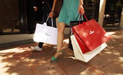 Compras en la 'milla de oro', la zona más cara y exclusiva de Madrid.